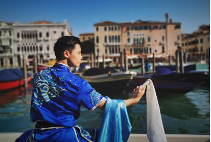 《体验中国之“中华武魂”》跨文化传播                            上海广播电视台《中华武魂》工作室2019年9月25日至10月2日，《体验中国之“中华武魂”》搭载第58届威尼斯双年展进行跨文化传播，是中国武术首次登陆这一世界顶尖艺术平台。项目通过中外艺术家的碰撞磨合，以东西方美学融合形式，对武术文化进行了全新艺术构建；通过沉浸式体验环境的搭建，进行多载体立体传播，让世界受众打破跨境语下武术的固有概念，理解武术的文化内涵，真正实现了武术文化的“传”而“播”。