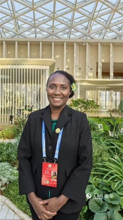 所羅門群島婦女、青年、兒童與家庭事務部新聞發言人尼祿·凡科莎接受人民網採訪。 人民網 吳詩敏攝