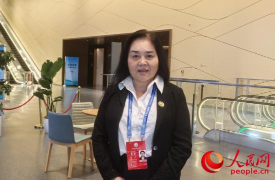 中国女科技工作者协会副会长、中国科学院院士、世界机器人合作组织理事长乔红。人民网记者黄玉琦 摄